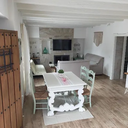 La Casa De La Huerta Stylish Family In Countryside